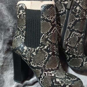 Kenneth Cole Black and Gray Snakeskin Heeled Boots